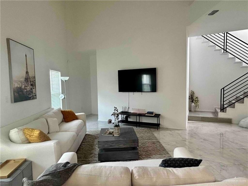 2303 S 42nd Ln - Photo 5 of 21