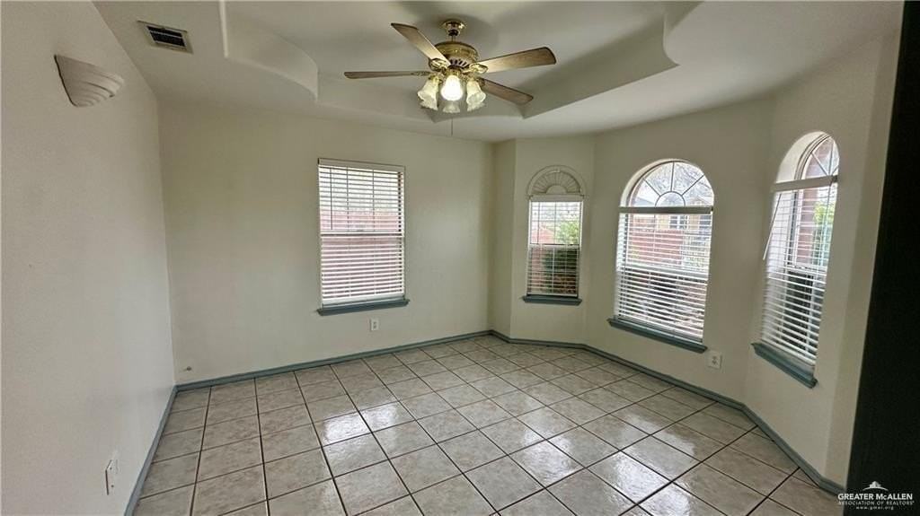 409 Union Ave - Photo 5 of 15