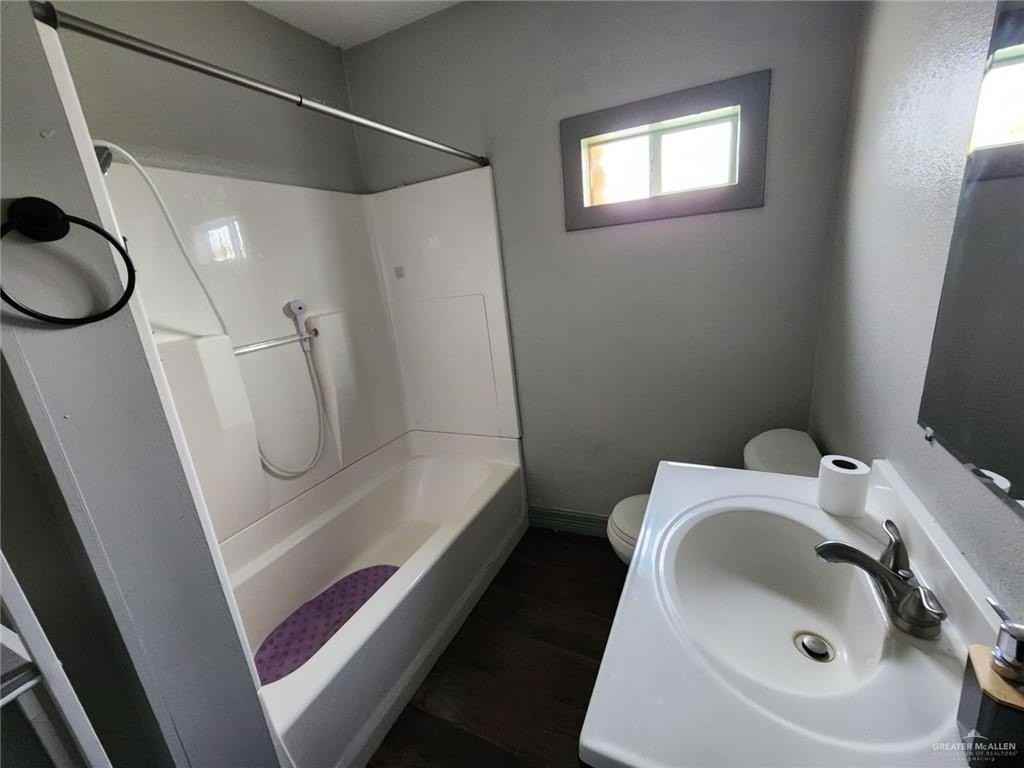 2002 Thornton St - Photo 3 of 20