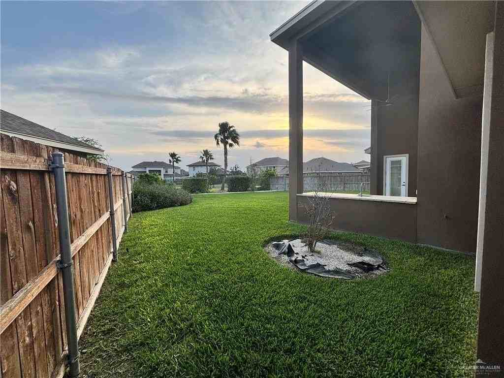 4509 Ensenada Ave - Photo 4 of 33
