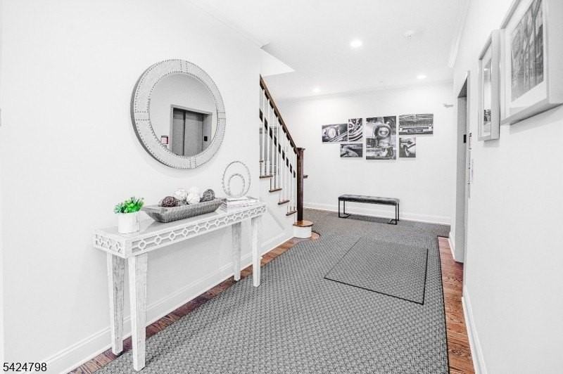 29 Euclid Ave #202 - Photo 4 of 8