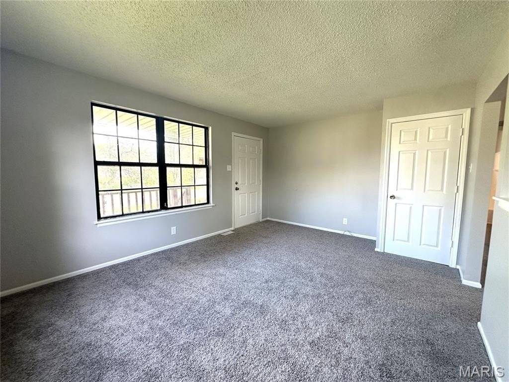 10063 Northgate Dr - Photo 4 of 24