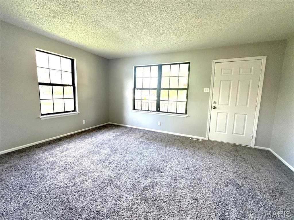 10063 Northgate Dr - Photo 5 of 24