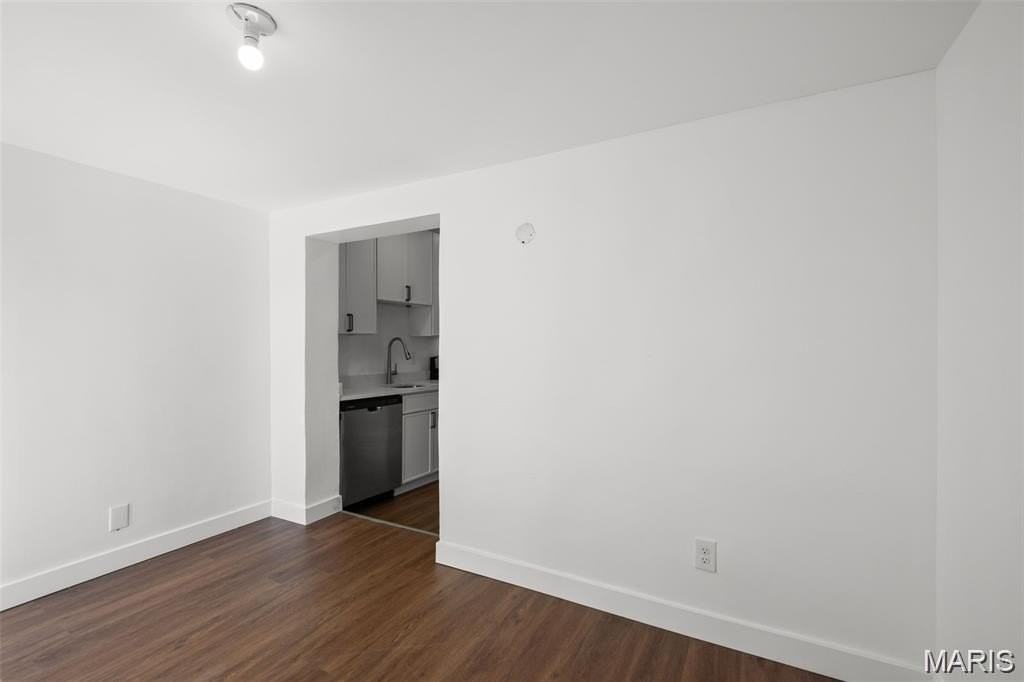 4936 Shaw Ave - Photo 5 of 21