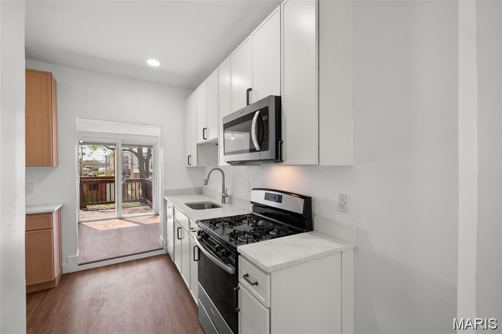 4936 Shaw Ave - Photo 6 of 21