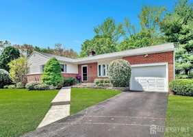 featured image of 12 Windsor Dr