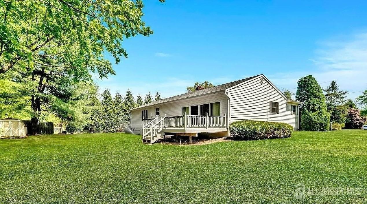 12 Windsor Dr - Photo 2 of 14