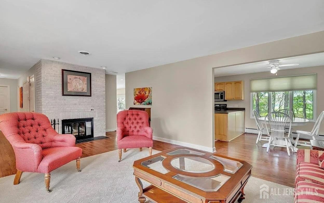 12 Windsor Dr - Photo 3 of 14