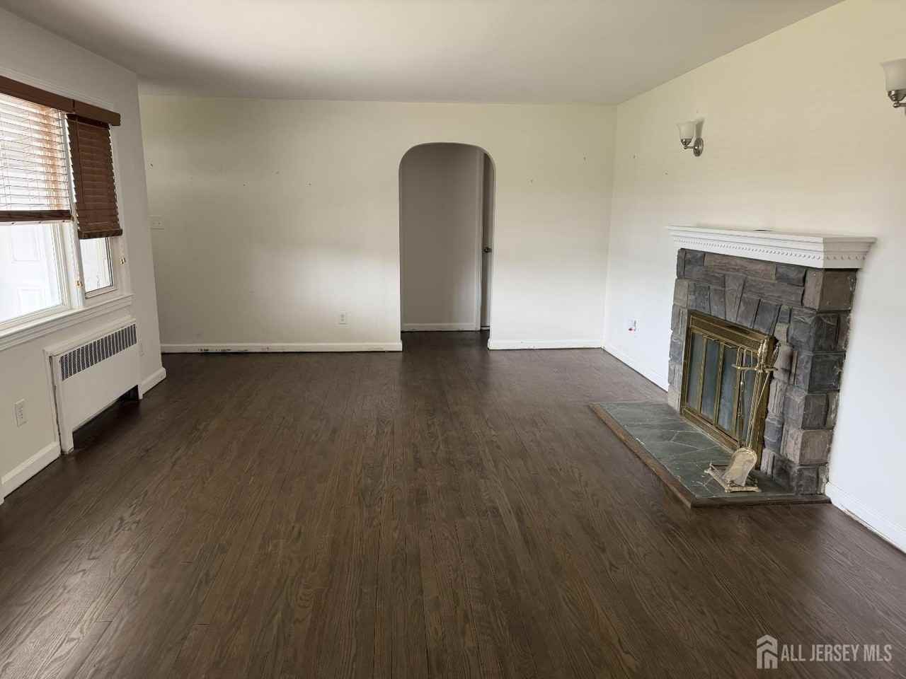 2729 Woodbridge Ave - Photo 3 of 15