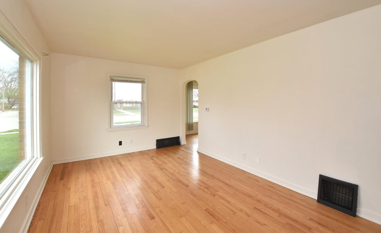 3115 Lasalle St - Photo 5 of 25