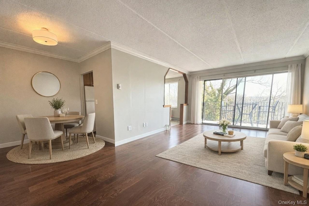 128 Colonial Pkwy #3B - Photo 5 of 27