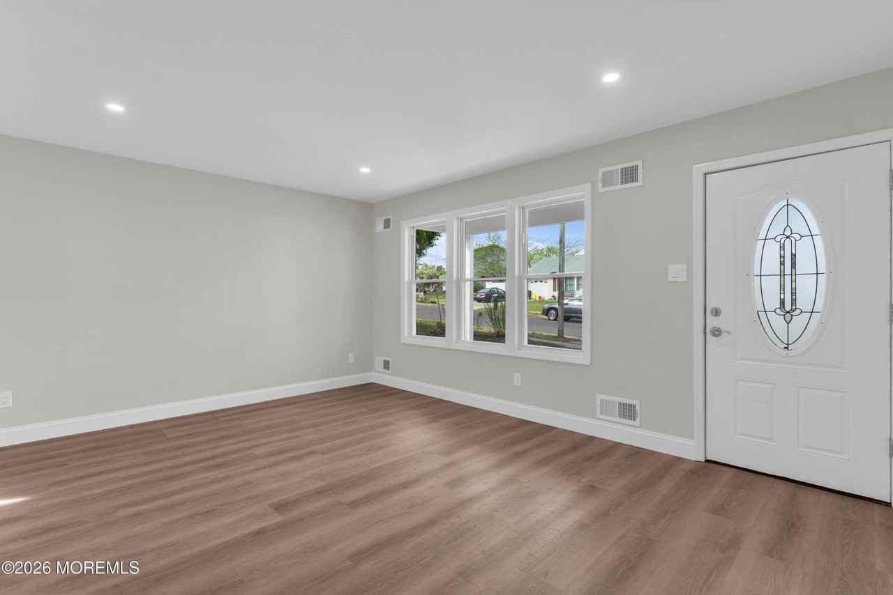 117 Schooner Ave - Photo 3 of 21