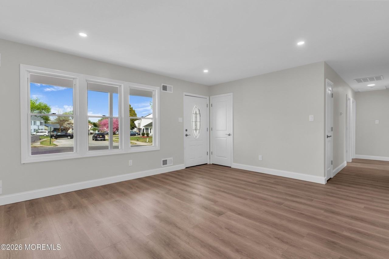 117 Schooner Ave - Photo 5 of 21