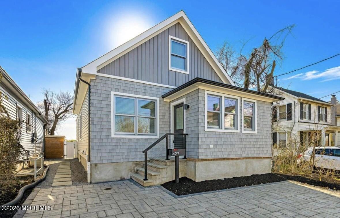 427 Hoyt St - Photo 5 of 48