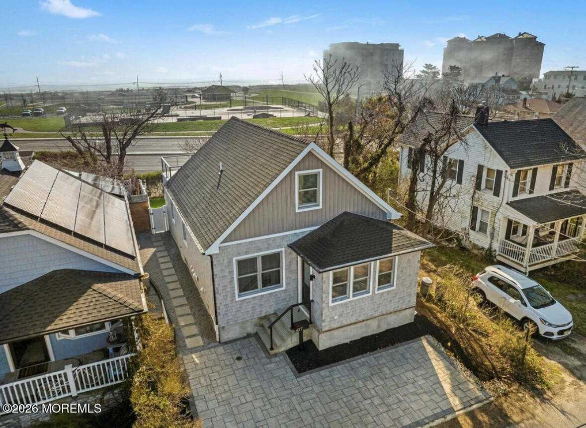 427 Hoyt St - Photo 6 of 48