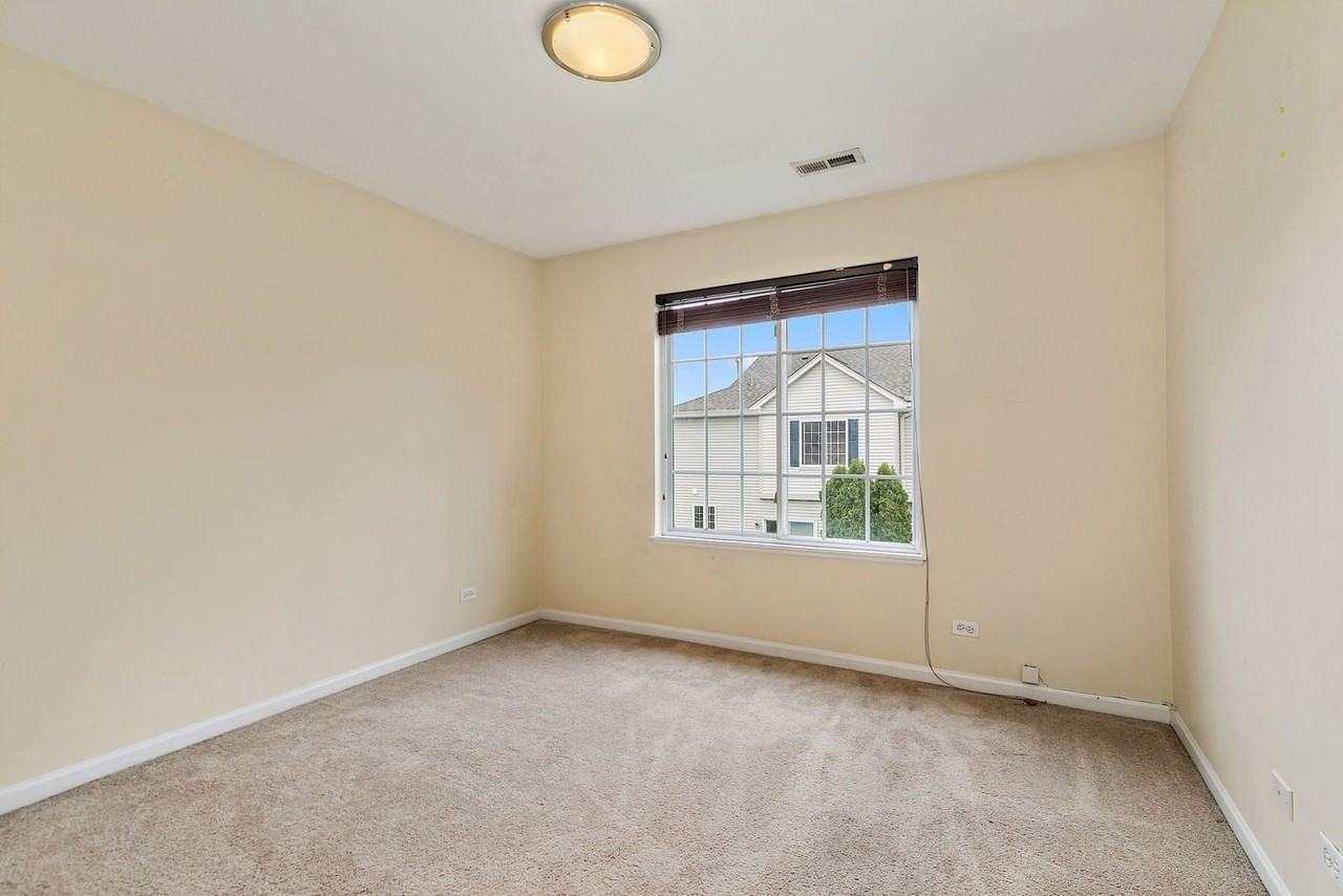 253 Evergreen Cir - Photo 2 of 17