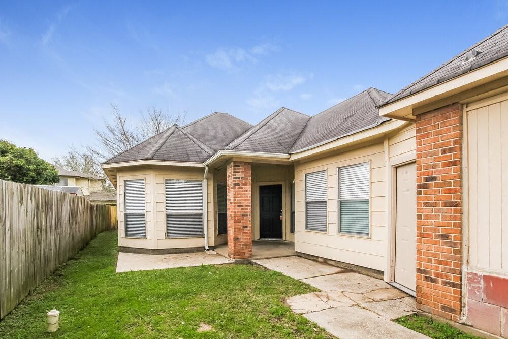 6615 Bluebottle Ln - Photo 2 of 16