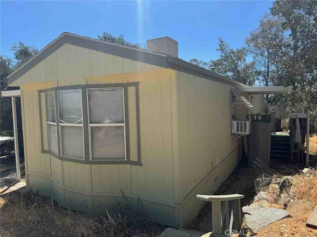 32855 Debon St - Photo 2 of 11