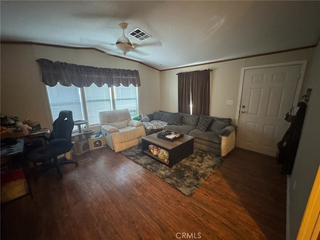 32855 Debon St - Photo 5 of 11