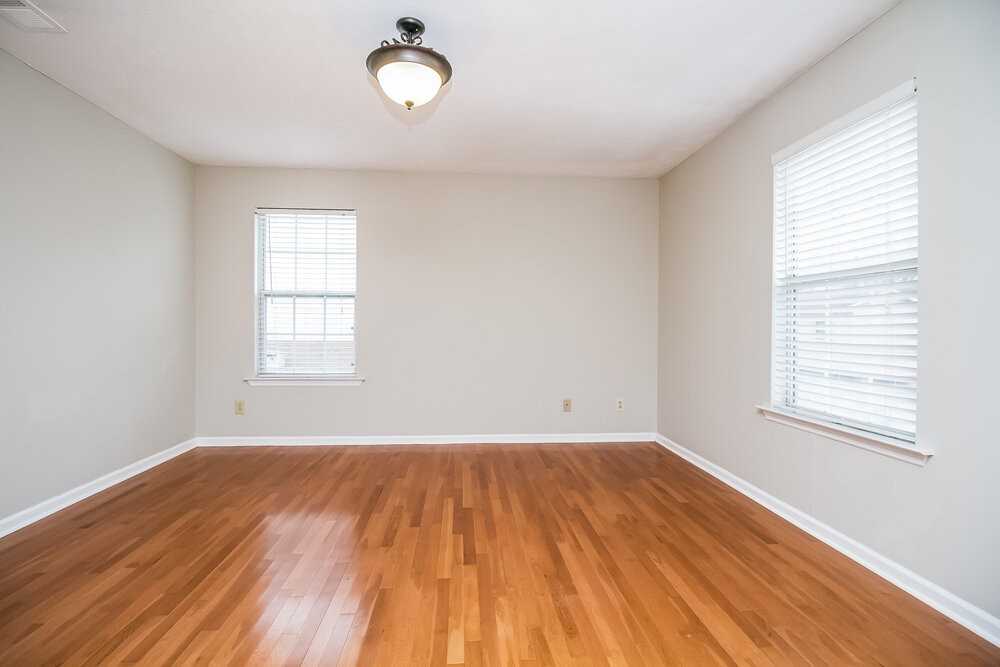 300 Stafford Ct - Photo 6 of 15