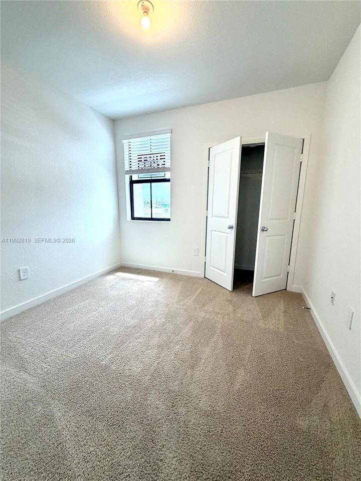 359 Northeast 16th Street - Photo 5 of 48