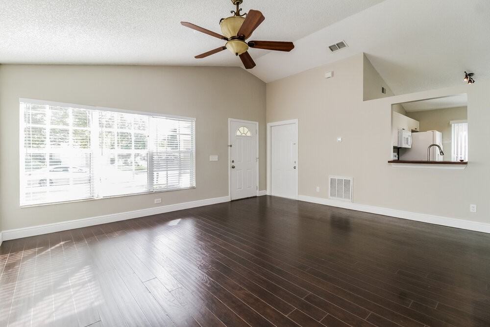 2640 Woods Edge Cir - Photo 4 of 16