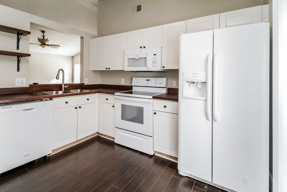 2640 Woods Edge Cir - Photo 7 of 16