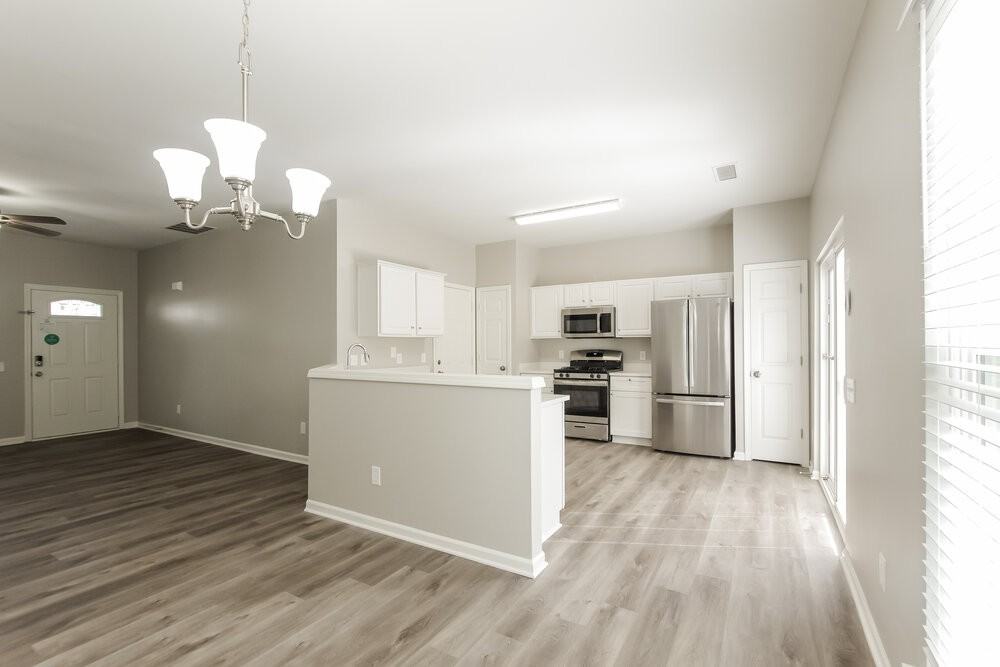 3510 Laurenhurst Ln - Photo 7 of 17