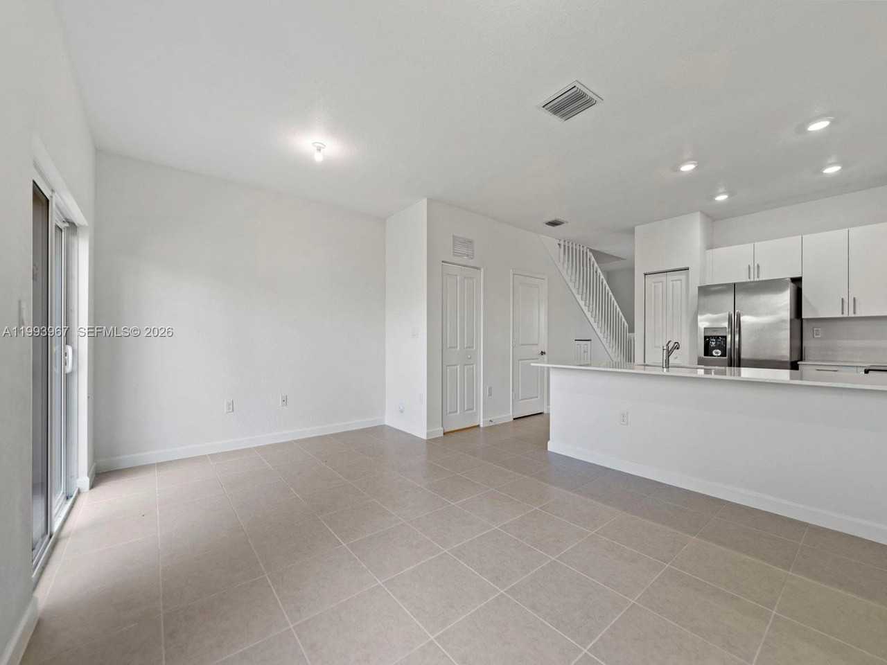 1521 Southeast 27th Road - Photo 3 of 6