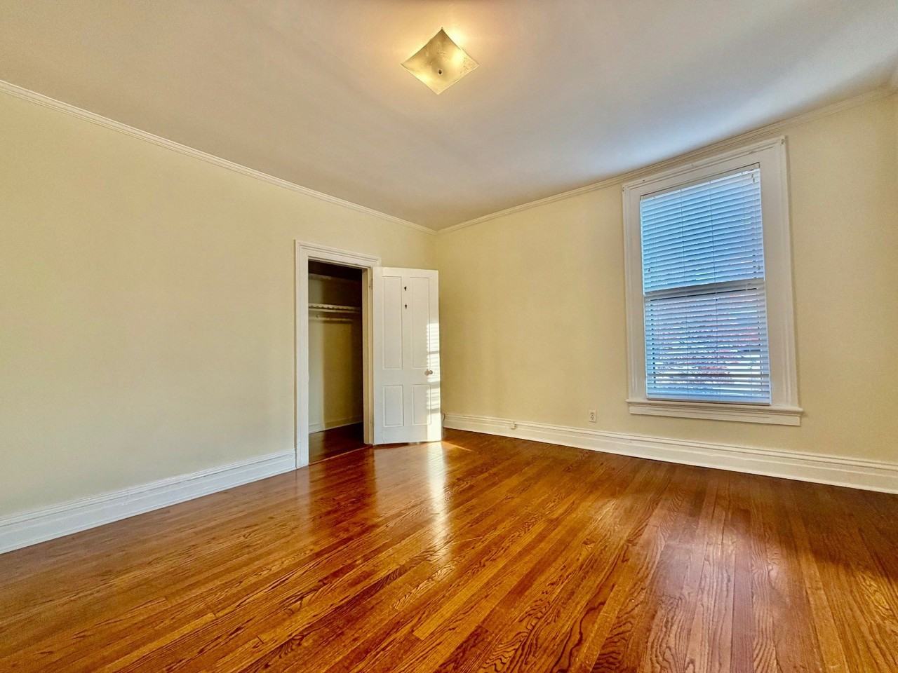 225 N Broadway - Photo 5 of 16