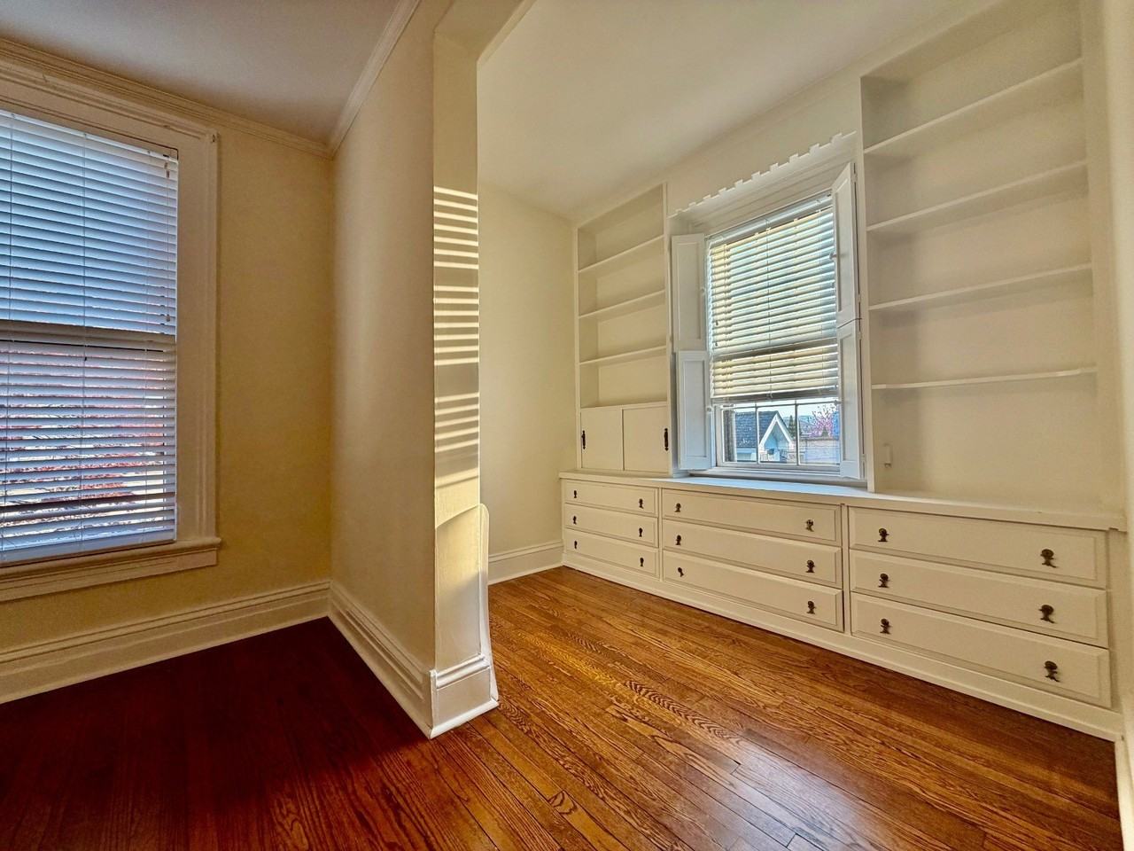 225 N Broadway - Photo 6 of 16