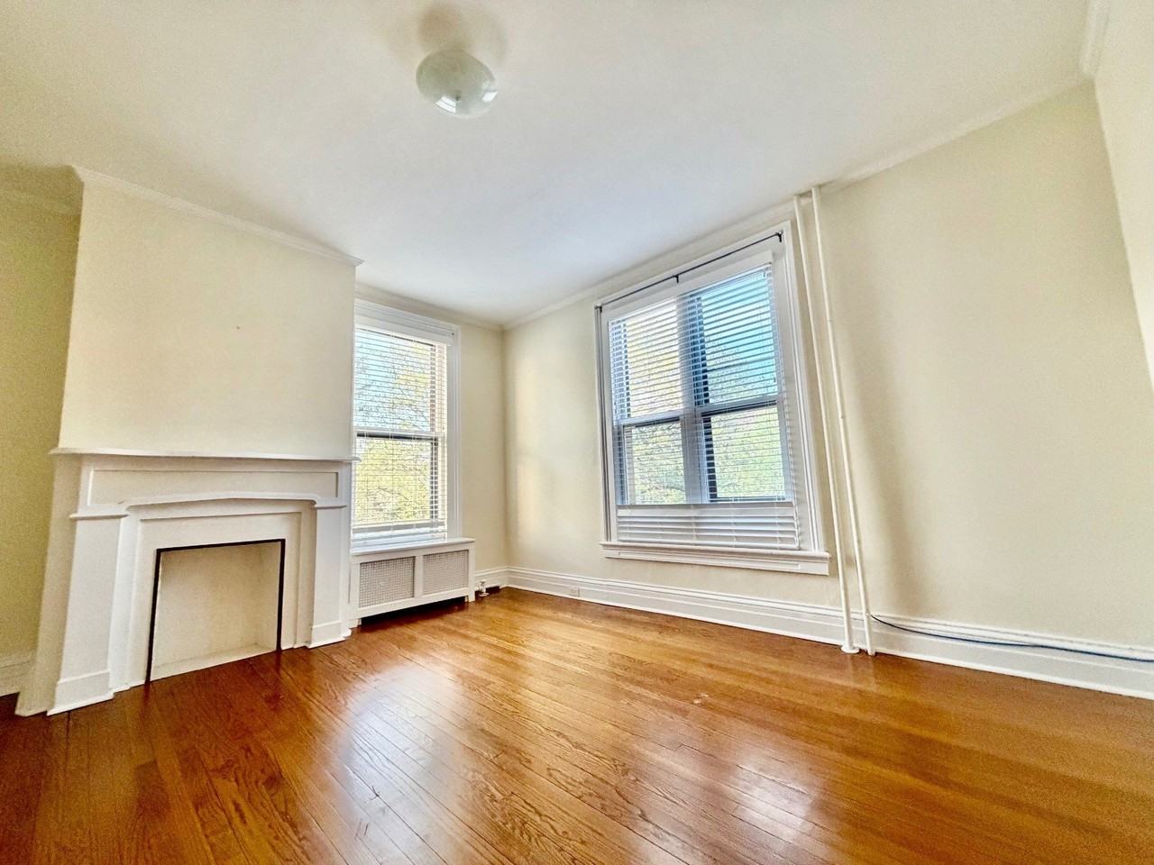 225 N Broadway - Photo 7 of 16