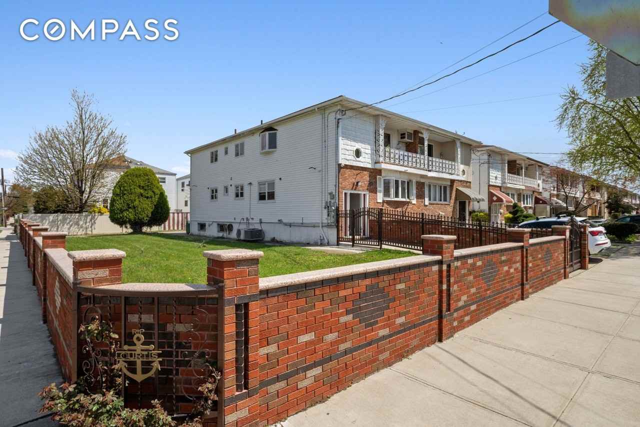 1403 E 103rd St #1 - Photo 3 of 14