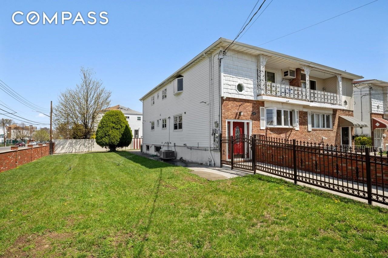 1403 E 103rd St #1 - Photo 4 of 14