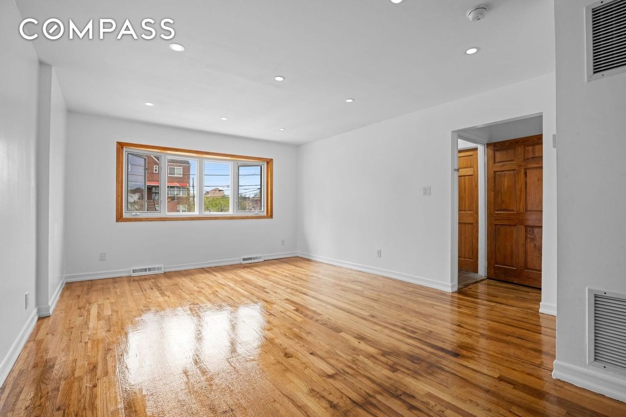 1403 E 103rd St #1 - Photo 5 of 14