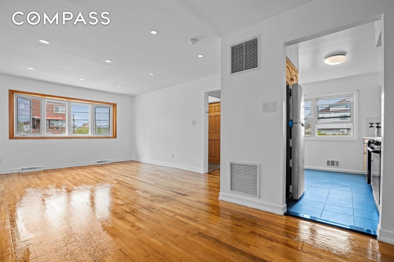 1403 E 103rd St #1 - Photo 6 of 14