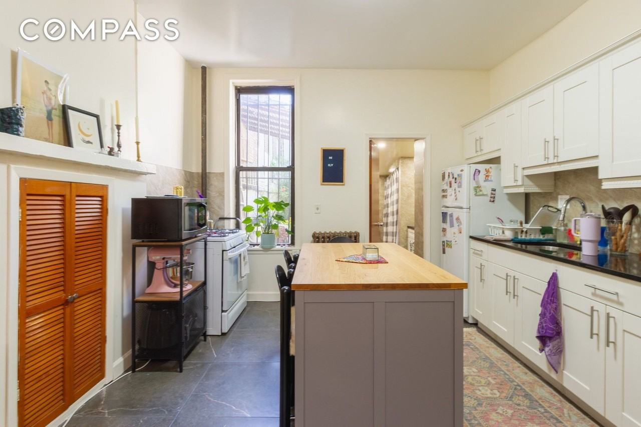 318 11th St #1L - Photo 3 of 11