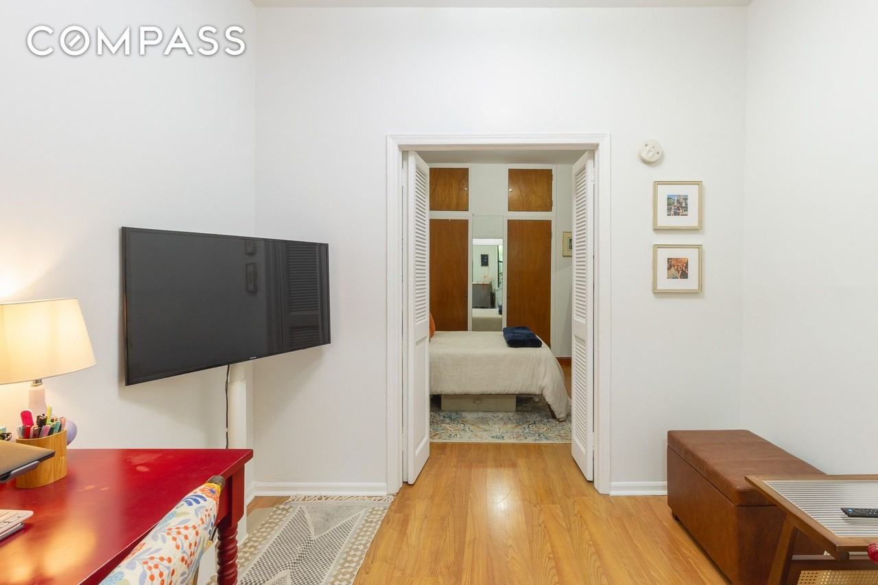 318 11th St #1L - Photo 6 of 11