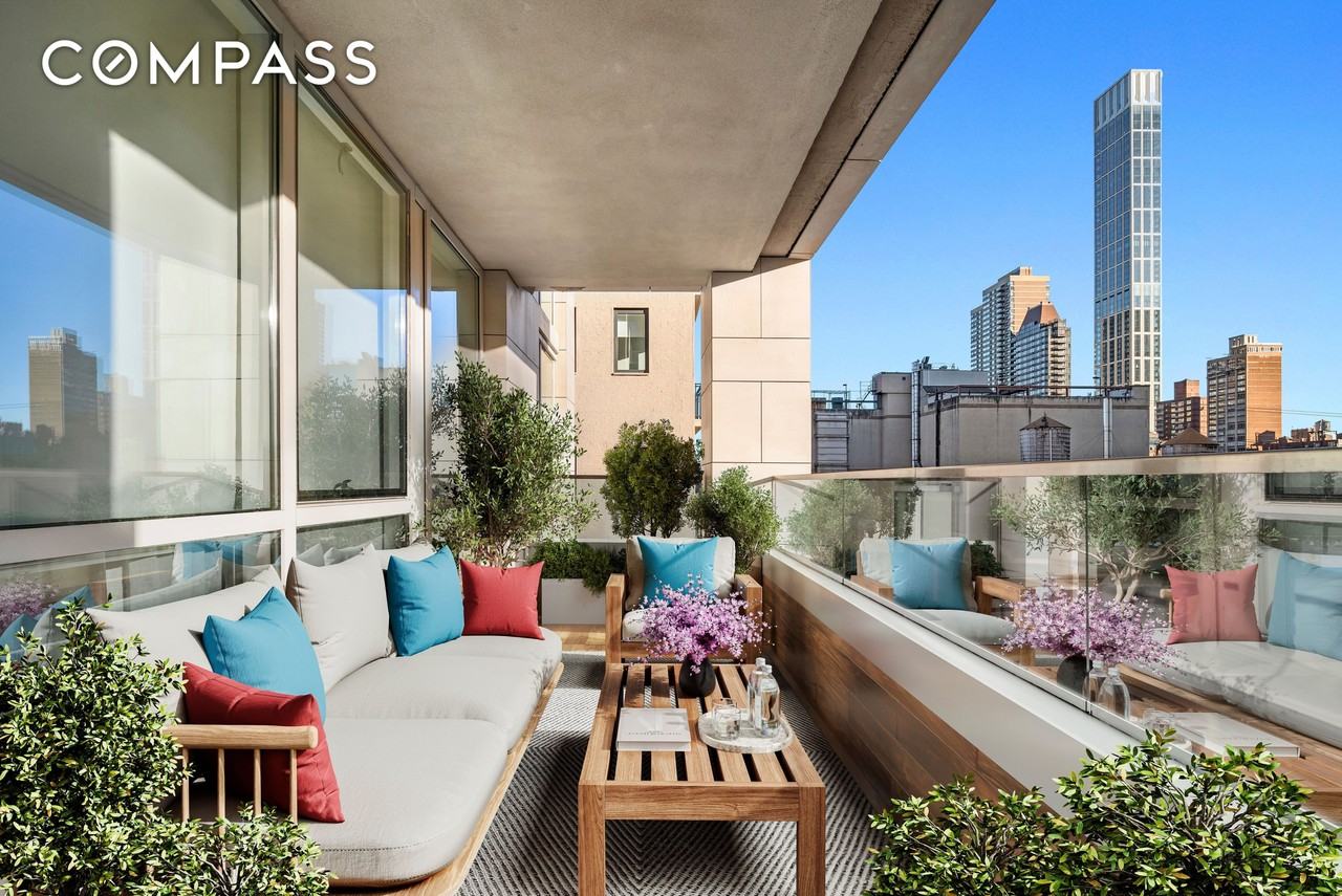 301 E 61st St #9B - Photo 6 of 9