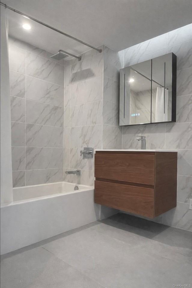 14449 Northern Blvd #411 - Photo 6 of 11