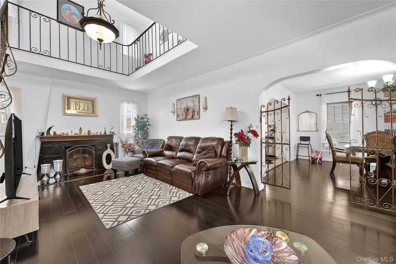 8258 235th St - Photo 4 of 24