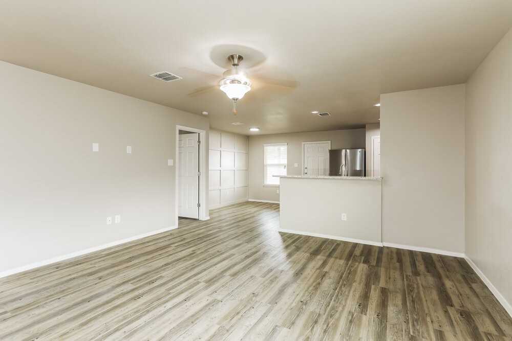 3215 Pedernales Dr - Photo 3 of 16