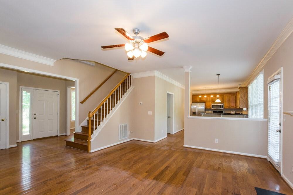 9003 Mapledale Ct - Photo 3 of 16