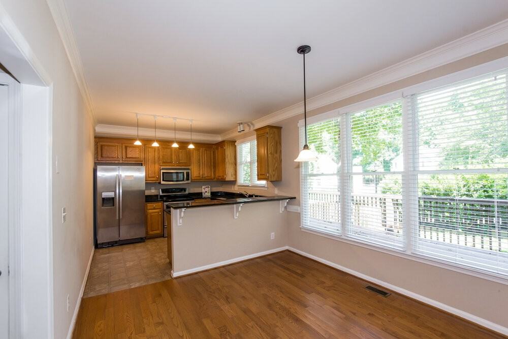 9003 Mapledale Ct - Photo 5 of 16