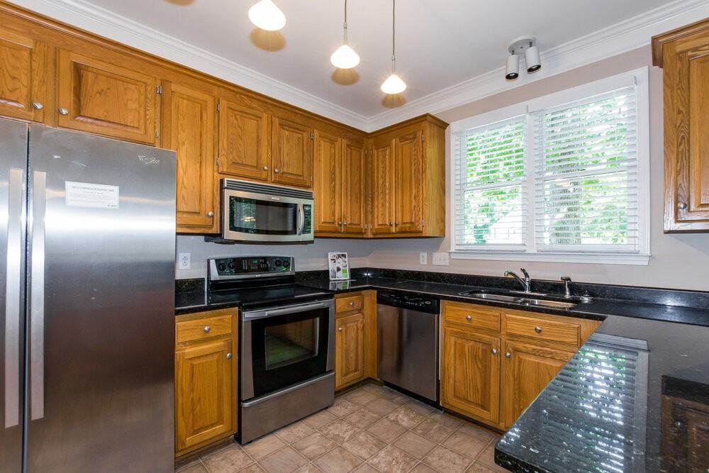 9003 Mapledale Ct - Photo 7 of 16