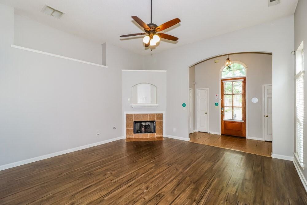 7575 Glen Creek Ln - Photo 5 of 16