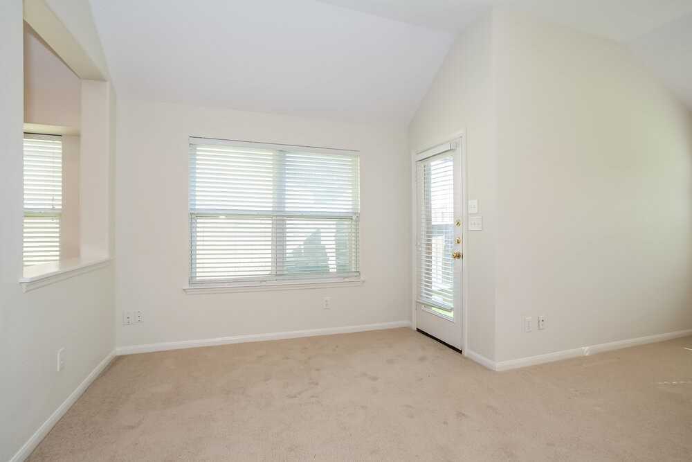 12534 Blinnwood Ln - Photo 2 of 17