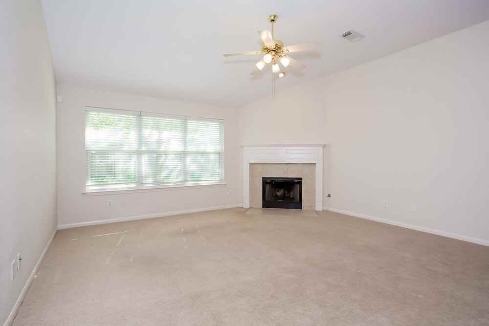 12534 Blinnwood Ln - Photo 4 of 17