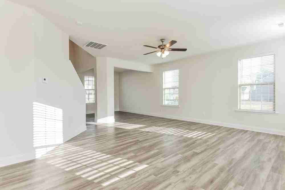 26 Cordova St - Photo 4 of 15