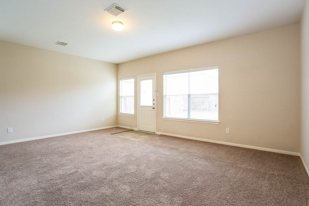 2723 Durham Chase Ln - Photo 2 of 17